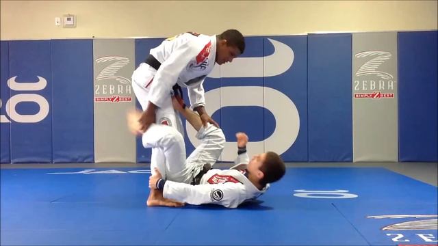 Mikey Musumeci ensina giro do berimbolo para omoplata no Jiu-Jitsu смотреть онлайн