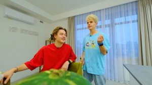 КТО ПОСЛЕДНИЙ ПОКИНЕТ КУХНЮ ПОЛУЧИТ 1000$