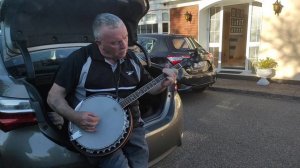 Игра на банджо)))