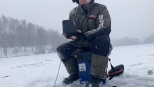 РЫБАЛКА НА БЕЗМОТЫЛКУ. ПЛОТВА НА КАЖДОЙ ЛУНКЕ. ВОТ ЭТО  РЫБАЛКА.