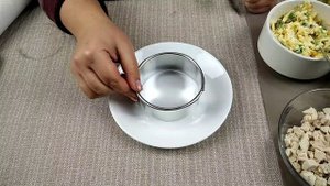 Салат Изысканный с виноградом и курицей