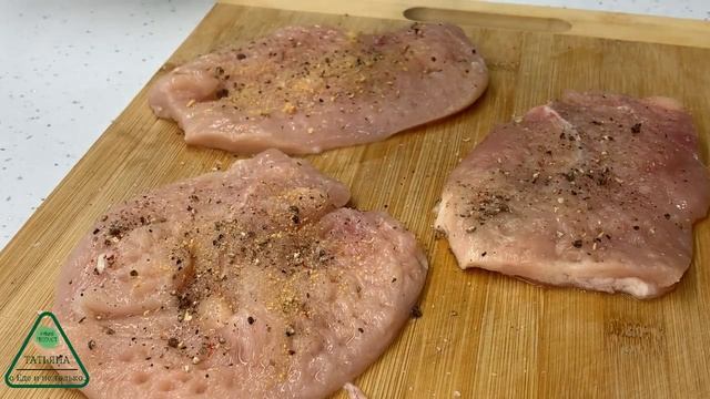 Самый популярный рецепт приготовления мяса. Мясо в духовке очень сочное смотреть онлайн