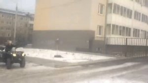 Боком на квадроцикле (600 куб. см. )