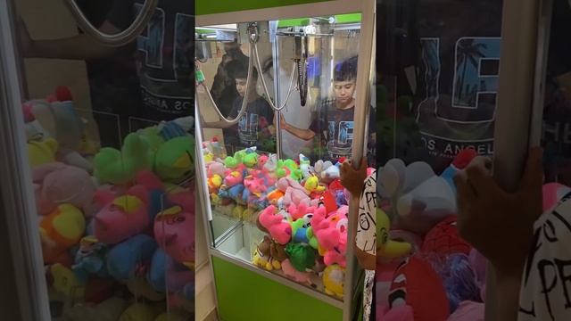 Автомат игрушек. Автомат с игрушками. Как взломать автомат игрушек ...