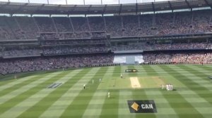 Ashes 2013/2014 - 4th Test MCG - Mitchell Johnson gets a wicket