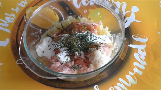 У меня было немного КУРИНОГО ФАРША и один КАБАЧОК, приготовила на ужин вкусные оладьи смотреть онлайн
