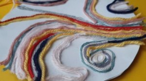 Картина из нитей