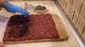 Мясной рулет с начинкой из чернослива
