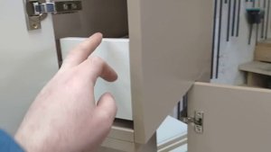 Бюджетная бутылочница на кухню .