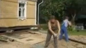 перемещение дома при помощи механической лебедки