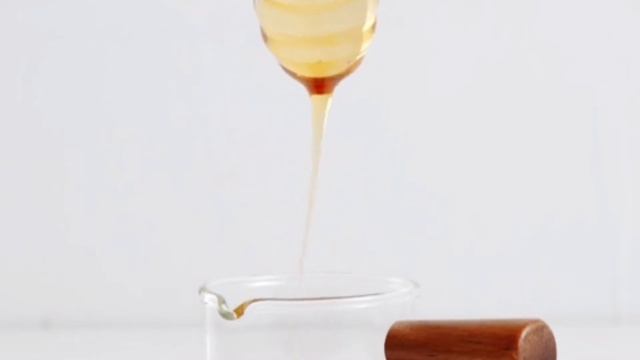 Балдың пайдасы.Кімдерге жеуге болмайды.Қызықты деректер. Пайдалы кенес. смотреть онлайн