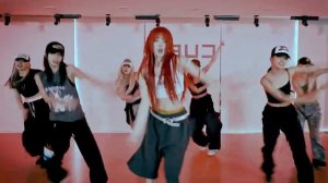 YUQI - "FREAK" Dance Practice Mirrored