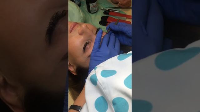 Эстетическая косметология. Коррекция и окрашивание бровей и ресниц. смотреть онлайн