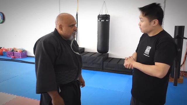 Wing Chun VS Aikido by Leo Au Yeung and Samuel Biggs (詠春之旅：德薩斯州編－當合氣道遇上詠春) (詠春拳と合気道 交流する) смотреть онлайн