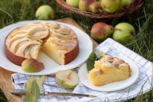 ВКУСНАЯ ШАРЛОТКА С ЯБЛОКОМ И БАНАНОМ.