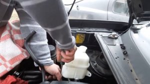 Замена бачка расширителя охлаждающей жидкости ХЕНДАЙ ТУКСОН!