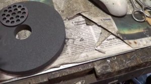 Притираем ножи мясорубки.