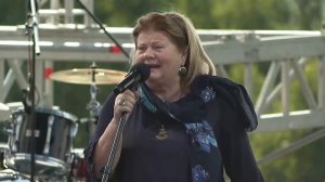 Ирина Муравьева "Позвони мне, позвони" (слова - Роберт Рождественский, музыка Максима Дунаевского)