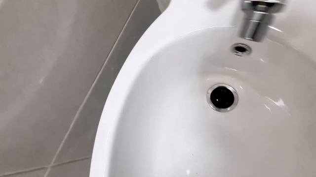 عدم وجود مساحة في الحمام لا يمنع تركيب معدات الحمام