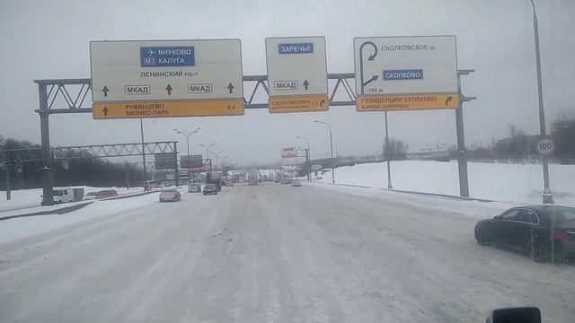 На фуре по МКАД через снежный ад. Простоял в пробке 12 часов. смотреть онлайн