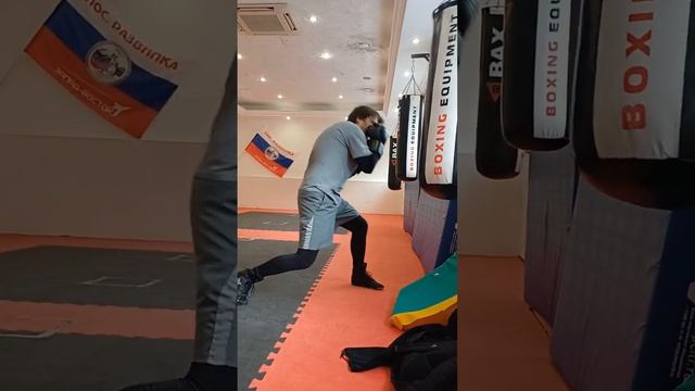 ?Какая разница каким видом спорта занимаешься. Главное чтобы это был бокс. #бокс #спорт #тренировка смотреть онлайн