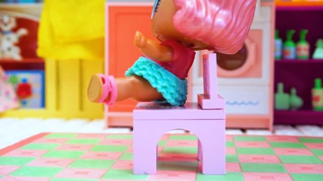 #LOL Surprise ВЕРОНИКЕ ВЫПИСАЛИ ОЧКИ! Мультик #ЛОЛ СЮРПРИЗ школа смотреть онлайн