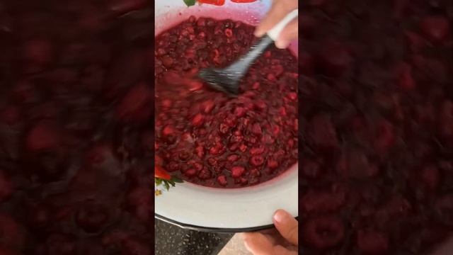 Малиновое варенье.Таңқурайдан тосап жасау смотреть онлайн