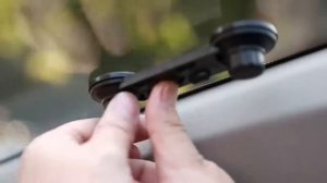 Складная шторка на присосках для лобового стекла