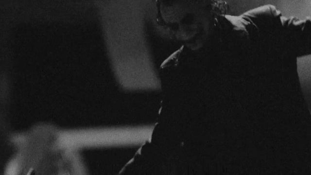 Ledger-Joker Dance down the stairs of madness. смотреть онлайн