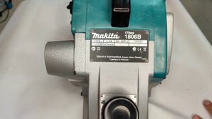 Электрорубанок Makita 1806B