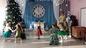 Танец Елочек (средняя группа)