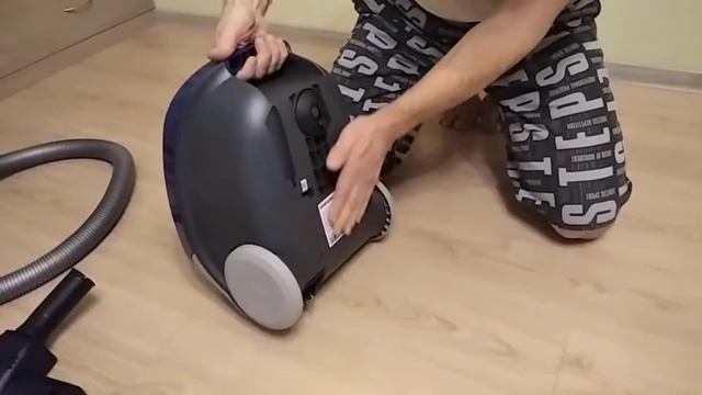 Распаковка - Пылесос Samsung SC4140 (VCC4140V3A/XEV) смотреть онлайн