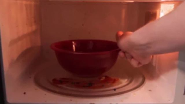 ?НЕОЖИДАННЫЕ СПОСОБЫ ПРИМЕНЕНИЯ УКСУСА. ИДЕИ применения уксуса в быту смотреть онлайн