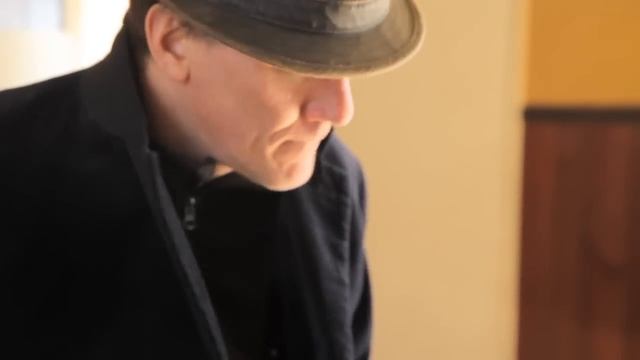 Hugh Laurie - Louisiana Blues смотреть онлайн