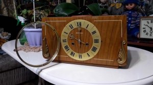 ЧАСЫ КАМИННЫЕ С БОЕМ ЯНТАРЬ СССР