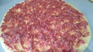 Мясной рулет в тесте