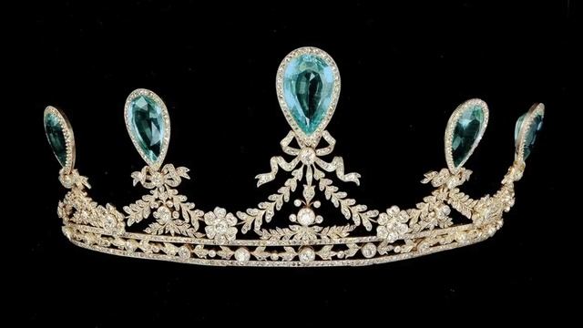 Аквамарины в роскошных тиарах Романовых