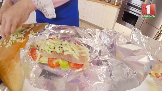 Готовим суп-пюре из шпината, рыба с кабачком и смузи. 50 рецептов первого смотреть онлайн