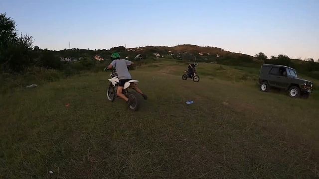 Катаемся НОЧЬЮ без ФАРЫ. НЕ ПОВТОРЯТЬ! смотреть онлайн