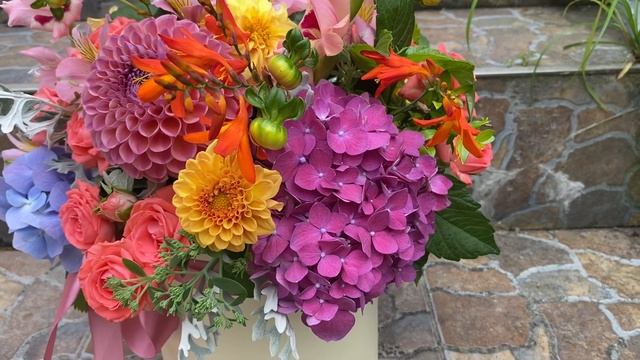 Георгины, гортензии букет из моих цветов смотреть онлайн