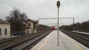Электропоезд ЭД9М-0031 (ТЧ-5 Отрожка) прибывает на ст. Перевальская