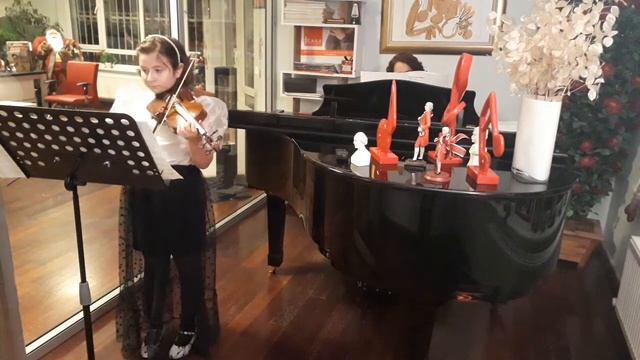 Zeynep Ersöz- Presto from Allettomenti per camera Op.8 No.12, Valentini arr Richard Jones смотреть онлайн