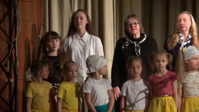 "Желаю тебе, земля моя" Финал концерта "Февраль и солнце"/Песнелюбы, Соловушки,Огоньки. смотреть онлайн