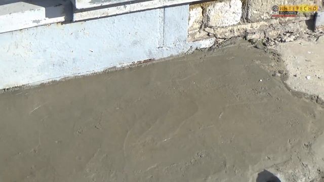 Отмостка у ворот гаража.Продолжаем ремонт в гараже