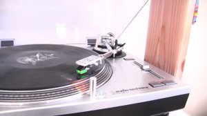 винил METALLICA моя аудио система SANSUI и небольшая коллекция пластинок