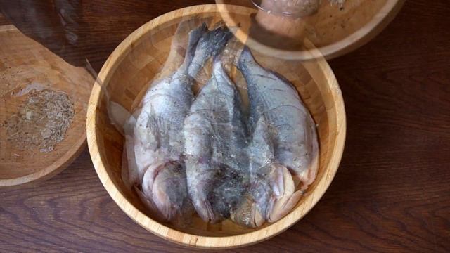 Дорадо в духовке / Быстрый маринад / Гарнир из пастернака смотреть онлайн