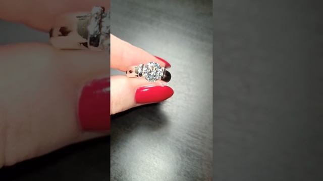 Муассанит 2.05 Ct смотреть онлайн