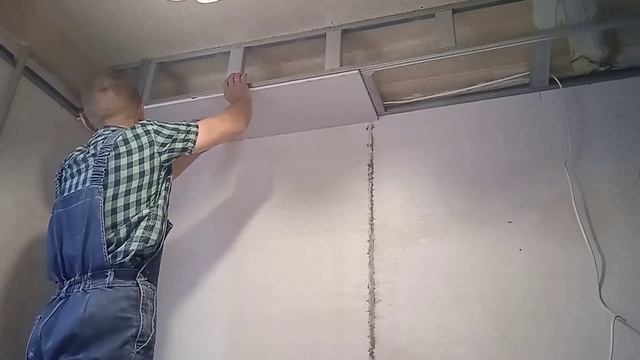 Кухня "короба из гипсокартона на потолке" смотреть онлайн