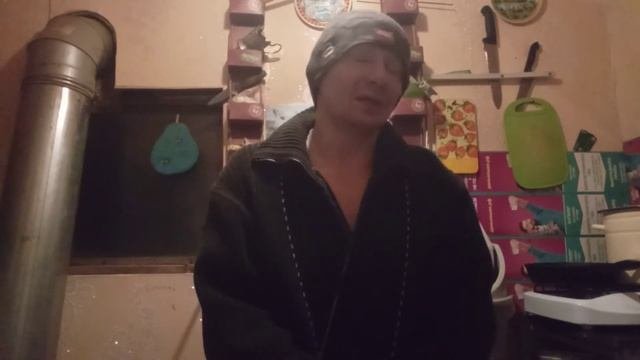 Напоите Таракана молоком.