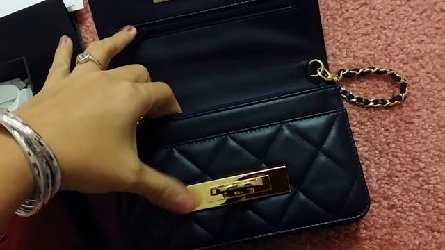 Card holder in red caviar смотреть онлайн